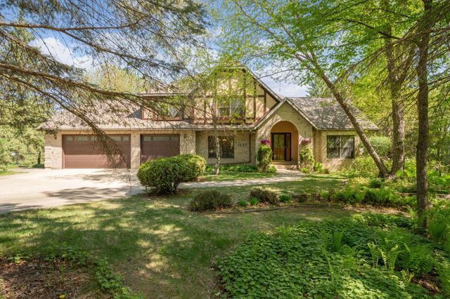 1937 Sagewood Court NW, Rochester, MN 55901