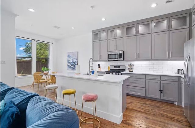 1735 Michigan Avenue, Dallas, TX 75216