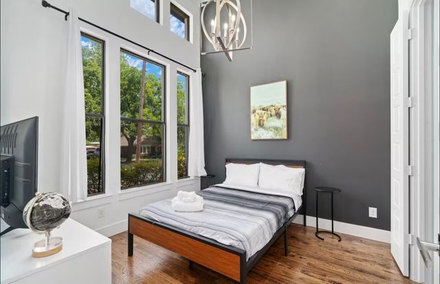 1735 Michigan Avenue, Dallas, TX 75216