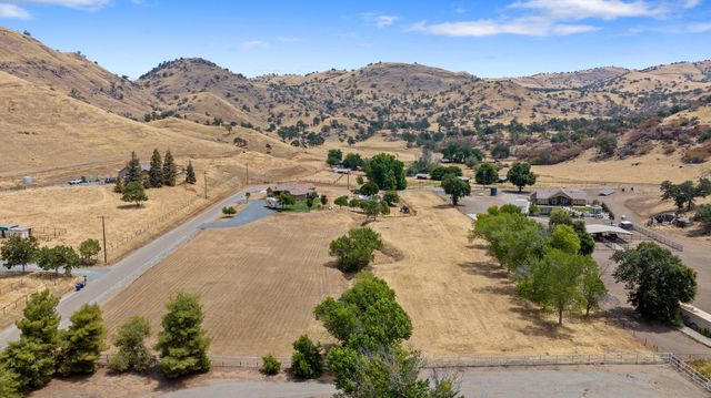 31225 Jim Drive, Exeter, CA 93221