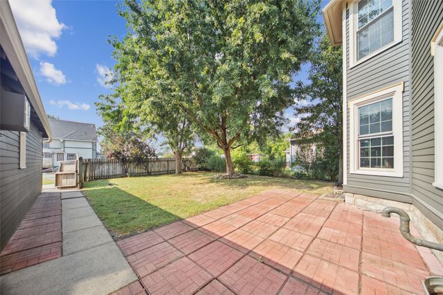 521 N 2nd Avenue E, Newton, IA 50208