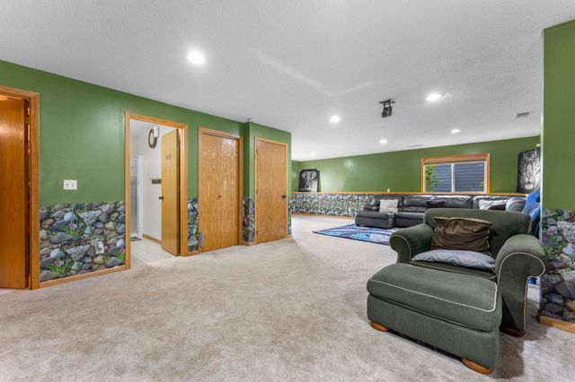 2641 Oak Ridge Drive, Monticello, MN 55362