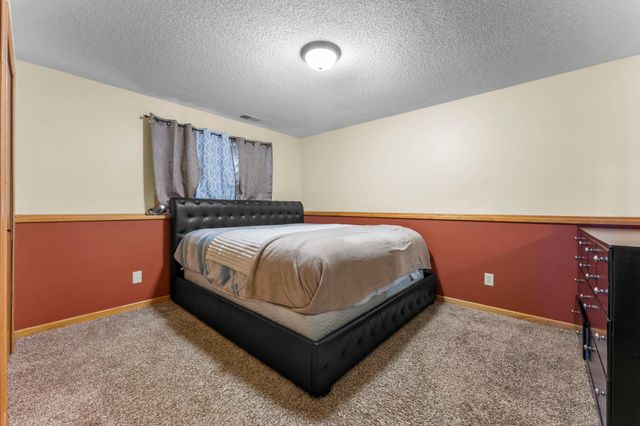 2641 Oak Ridge Drive, Monticello, MN 55362