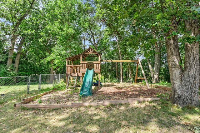 2641 Oak Ridge Drive, Monticello, MN 55362