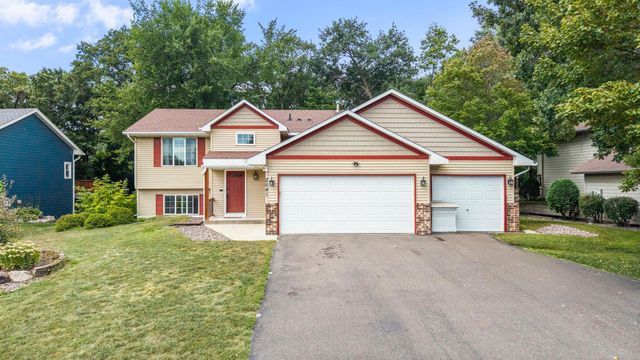 2641 Oak Ridge Drive, Monticello, MN 55362