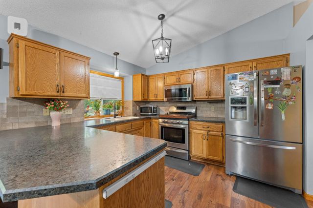 2641 Oak Ridge Drive, Monticello, MN 55362
