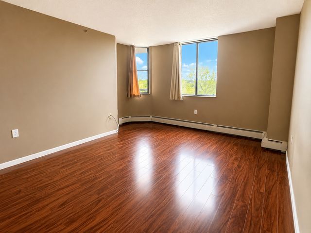 6500 Woodlake Drive 707, Richfield, MN 55423