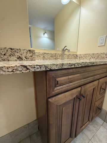 6500 Woodlake Drive 707, Richfield, MN 55423