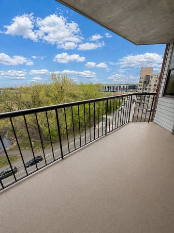 6500 Woodlake Drive 707, Richfield, MN 55423