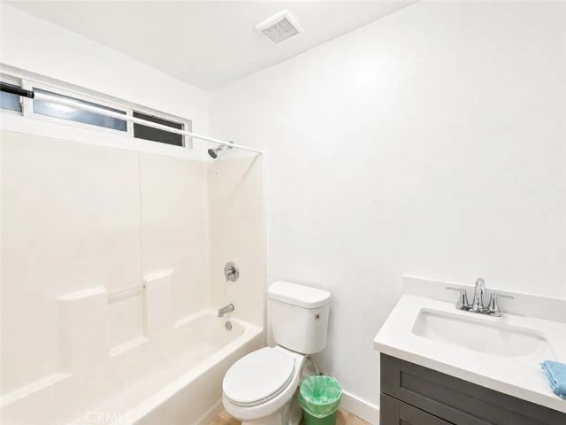 210 S Raitt, Santa Ana, CA 92703