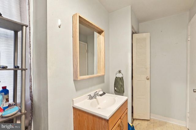 47 49 S BROAD ST, Woodbury, NJ 08096