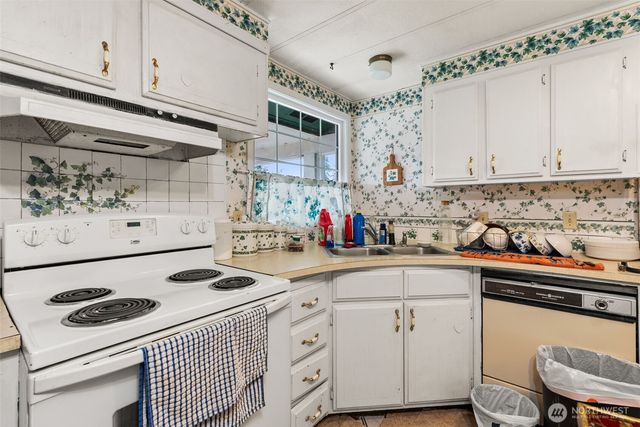 1622 W Young Street, Elma, WA 98541