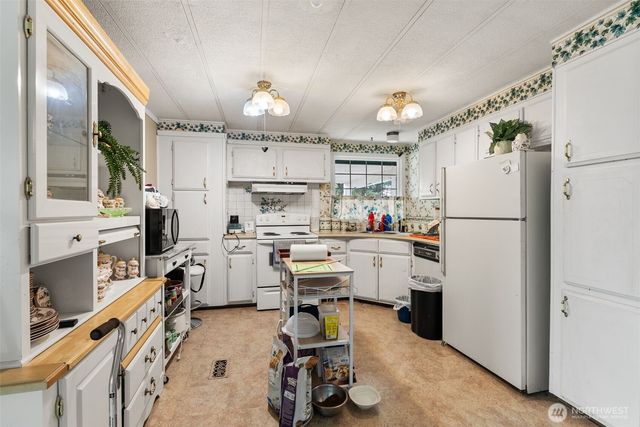 1622 W Young Street, Elma, WA 98541