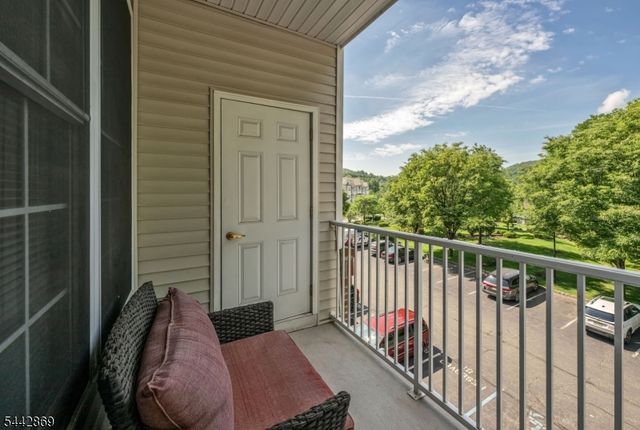 6303 Brookhaven Ct 303, Riverdale Boro, NJ 07457
