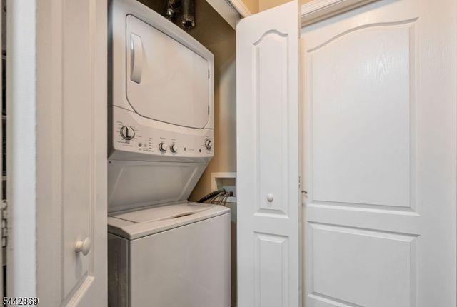 6303 Brookhaven Ct 303, Riverdale Boro, NJ 07457