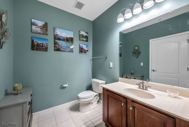 6303 Brookhaven Ct 303, Riverdale Boro, NJ 07457