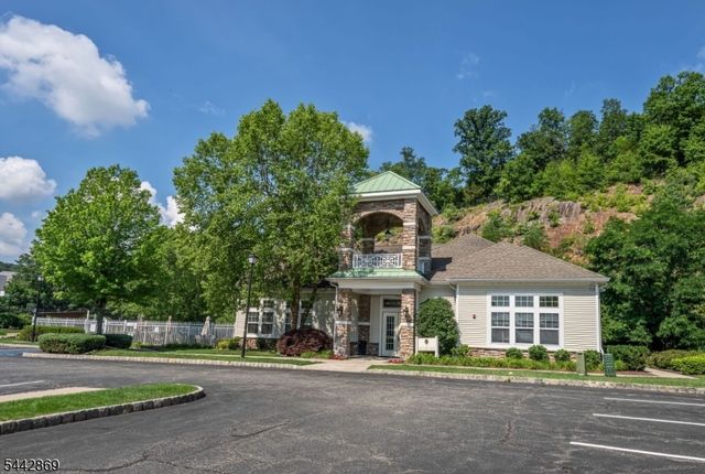 6303 Brookhaven Ct 303, Riverdale Boro, NJ 07457