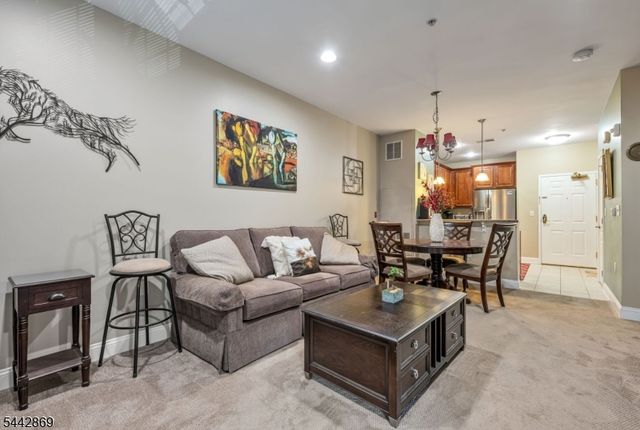 6303 Brookhaven Ct 303, Riverdale Boro, NJ 07457