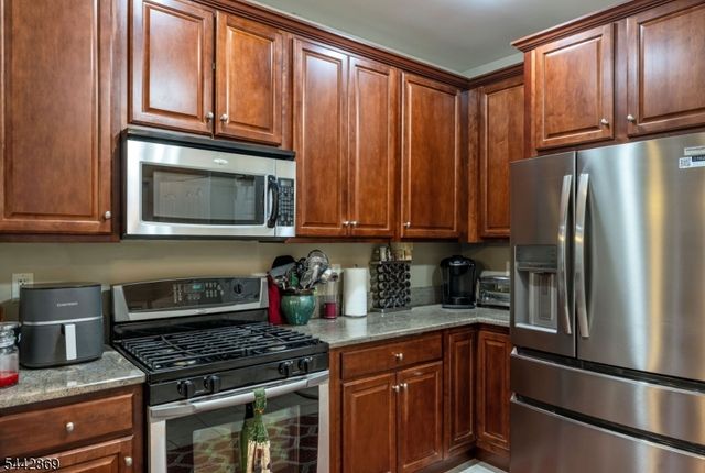 6303 Brookhaven Ct 303, Riverdale Boro, NJ 07457