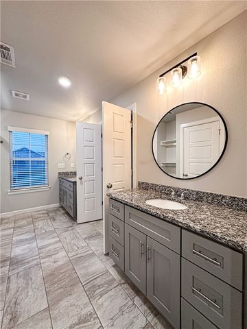 1733 W Whitney Lane, Rogers, AR 72758