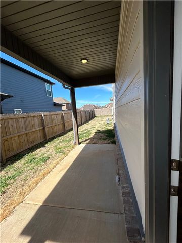 1733 W Whitney Lane, Rogers, AR 72758