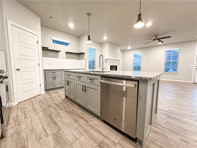 1733 W Whitney Lane, Rogers, AR 72758