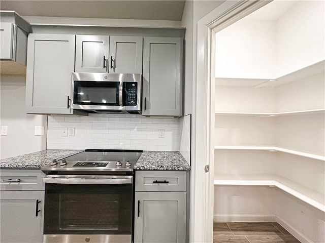 1733 W Whitney Lane, Rogers, AR 72758