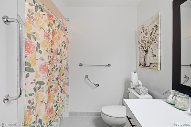 30414 Orchard Lake Road 13, Farmington Hills, MI 48334