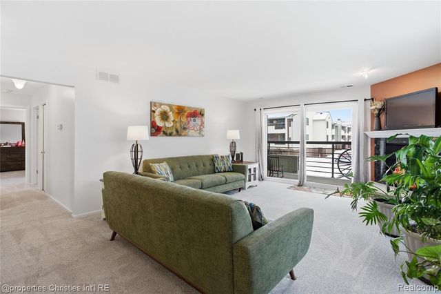 30414 Orchard Lake Road 13, Farmington Hills, MI 48334