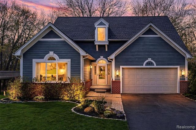 461 Alexander Drive, Commerce Twp, MI 48390