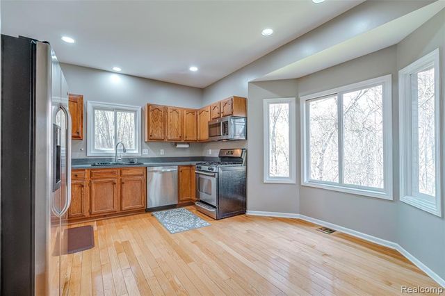 461 Alexander Drive, Commerce Twp, MI 48390