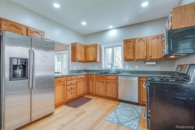 461 Alexander Drive, Commerce Twp, MI 48390