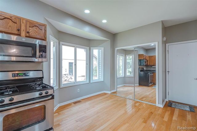 461 Alexander Drive, Commerce Twp, MI 48390