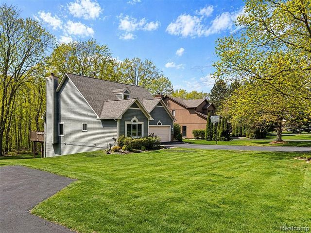 461 Alexander Drive, Commerce Twp, MI 48390