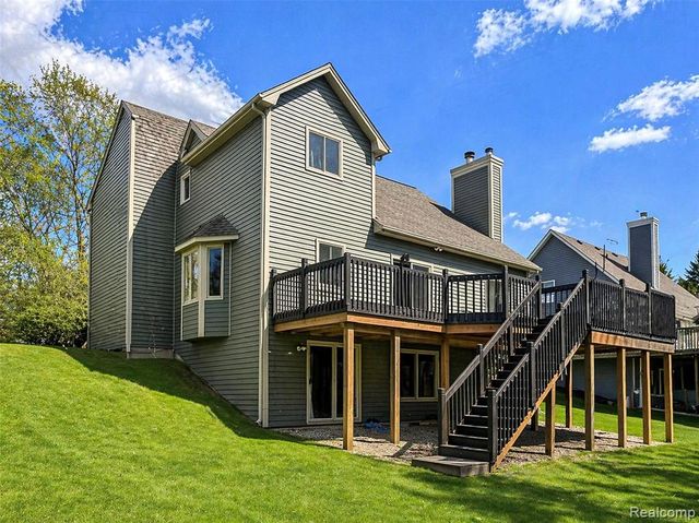 461 Alexander Drive, Commerce Twp, MI 48390