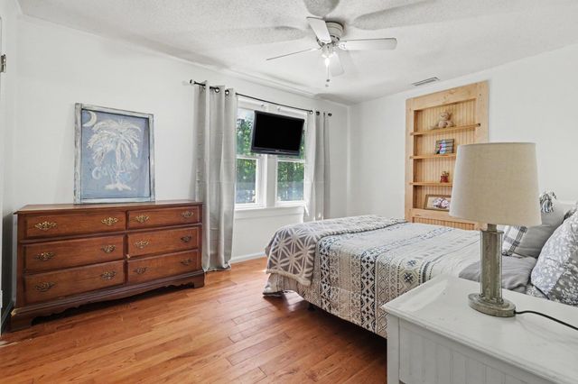 551 Dog Bluff Rd., Galivants Ferry, SC 29544