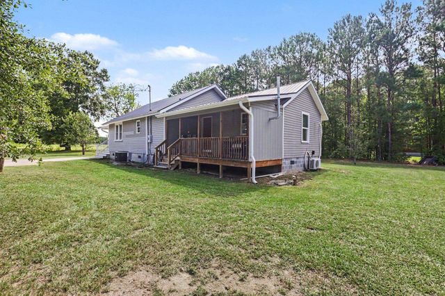 551 Dog Bluff Rd., Galivants Ferry, SC 29544