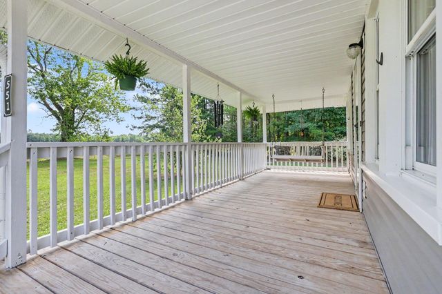 551 Dog Bluff Rd., Galivants Ferry, SC 29544