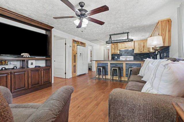 551 Dog Bluff Rd., Galivants Ferry, SC 29544