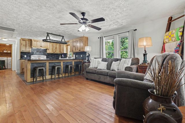 551 Dog Bluff Rd., Galivants Ferry, SC 29544