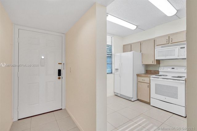 1715 Whitehall Drive 202, Davie, FL 33324