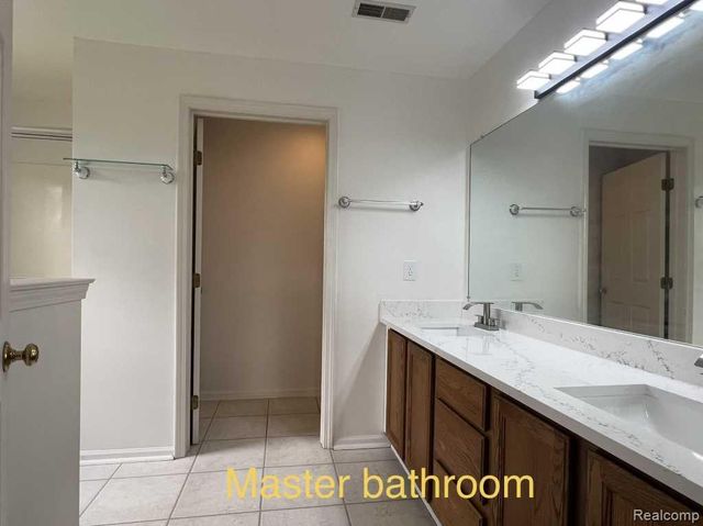 1245 Heatherwood Lane, Ann Arbor, MI 48108