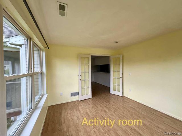 1245 Heatherwood Lane, Ann Arbor, MI 48108
