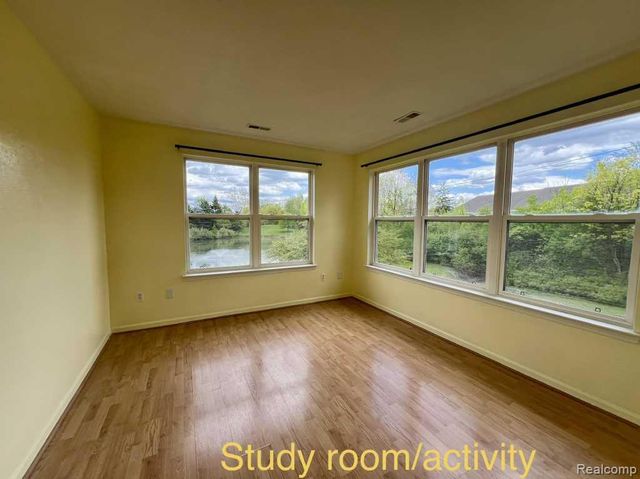 1245 Heatherwood Lane, Ann Arbor, MI 48108