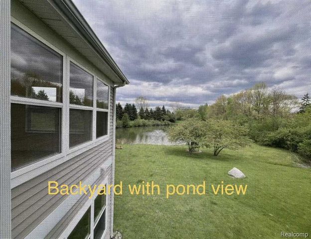 1245 Heatherwood Lane, Ann Arbor, MI 48108