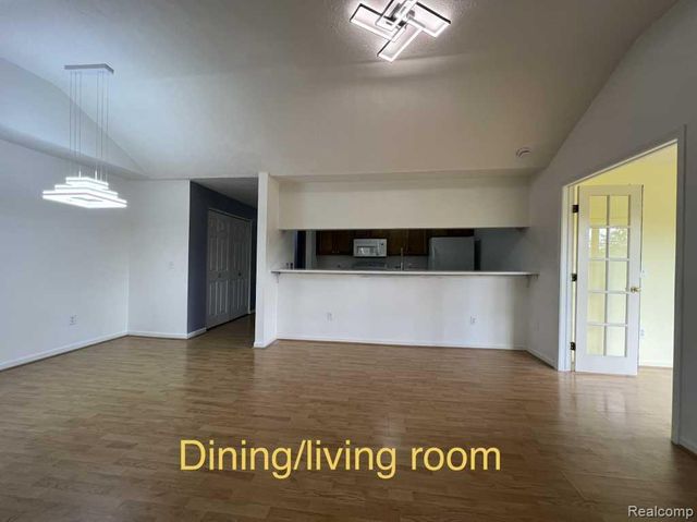 1245 Heatherwood Lane, Ann Arbor, MI 48108