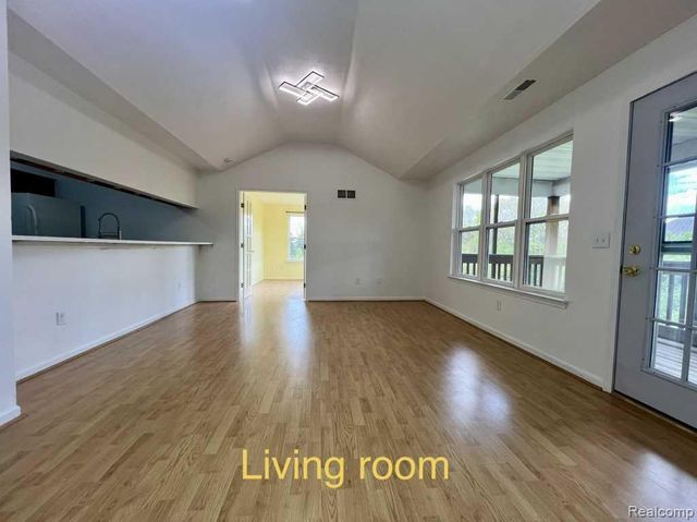 1245 Heatherwood Lane, Ann Arbor, MI 48108