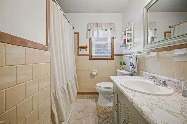 116 Greenland DR, Yorktown, VA 23693