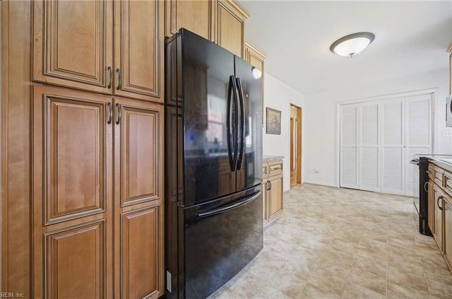 116 Greenland DR, Yorktown, VA 23693