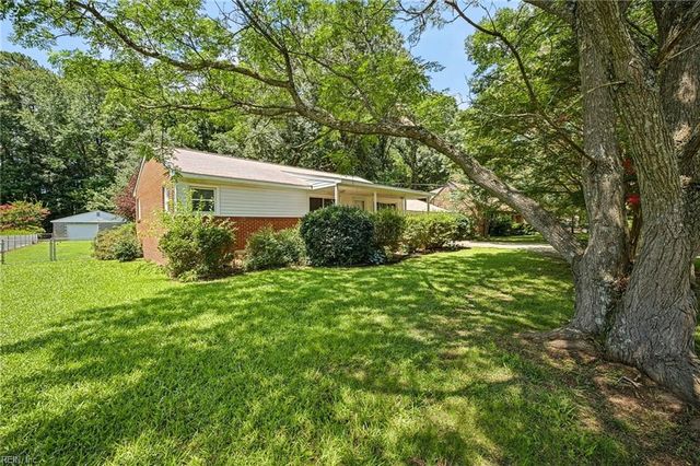 116 Greenland DR, Yorktown, VA 23693